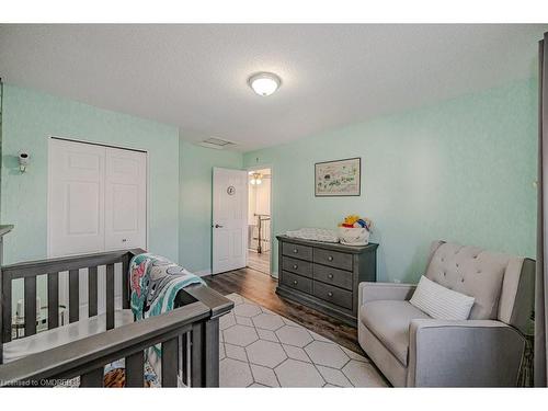 58 Dublin Drive, Hamilton, ON - Indoor Photo Showing Bedroom