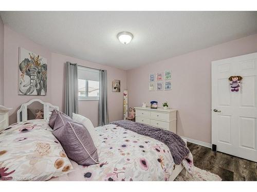 58 Dublin Drive, Hamilton, ON - Indoor Photo Showing Bedroom