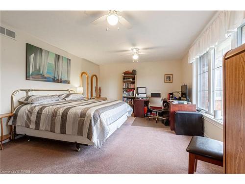 5101 Mount Nemo Crescent, Burlington, ON - Indoor Photo Showing Bedroom