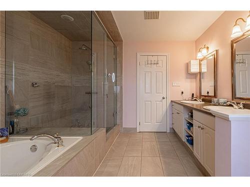 5101 Mount Nemo Crescent, Burlington, ON - Indoor Photo Showing Bathroom