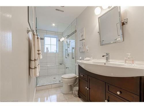 5101 Mount Nemo Crescent, Burlington, ON - Indoor Photo Showing Bathroom