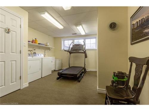 5101 Mount Nemo Crescent, Burlington, ON - Indoor Photo Showing Laundry Room