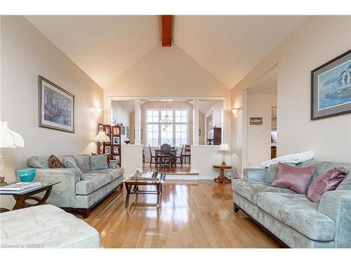 5101 Mount Nemo Crescent, Burlington, ON - Indoor Photo Showing Living Room