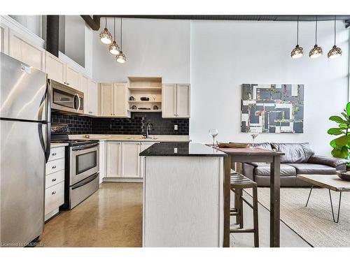 404-404 King Street W, Kitchener, ON - Indoor Photo Showing Kitchen With Stainless Steel Kitchen