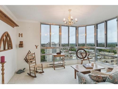 1901-2180 Marine Drive, Oakville, ON - Indoor Photo Showing Living Room