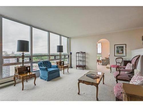 1901-2180 Marine Drive, Oakville, ON - Indoor Photo Showing Living Room