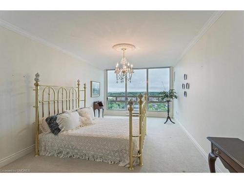 1901-2180 Marine Drive, Oakville, ON - Indoor Photo Showing Bedroom