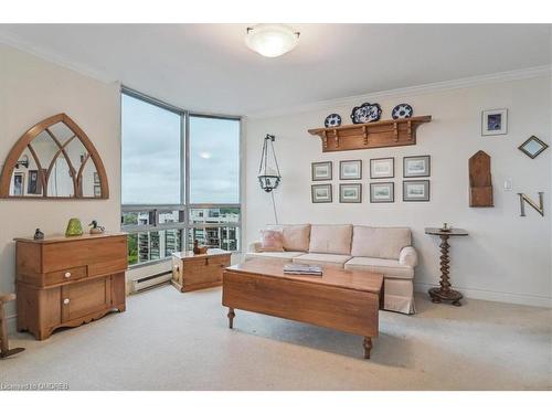 1901-2180 Marine Drive, Oakville, ON - Indoor Photo Showing Living Room