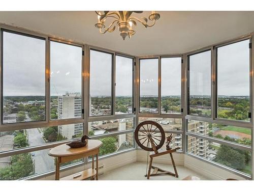 1901-2180 Marine Drive, Oakville, ON - Indoor Photo Showing Other Room