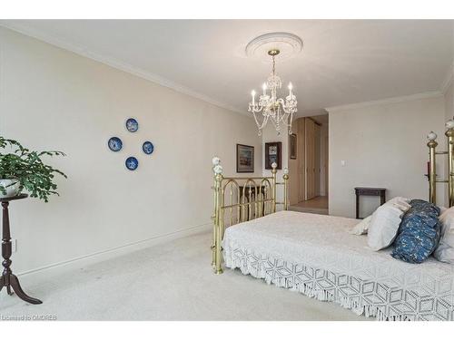 1901-2180 Marine Drive, Oakville, ON - Indoor Photo Showing Bedroom