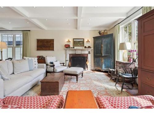 53 Dunn Street, Oakville, ON - Indoor Photo Showing Living Room