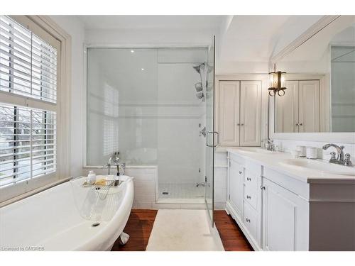 53 Dunn Street, Oakville, ON - Indoor Photo Showing Bathroom