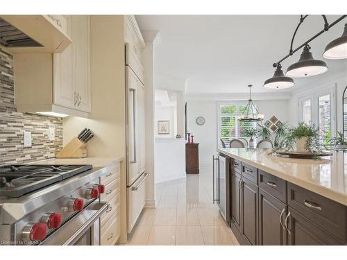 2447 Chateau Common, Oakville, ON - Indoor Photo Showing Kitchen With Upgraded Kitchen