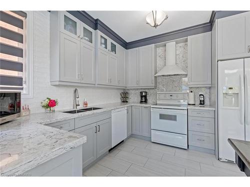 2244 Chickadee Crescent, Oakville, ON - Indoor Photo Showing Kitchen With Double Sink