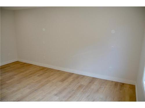 27 Seven Oaks Drive, Hamilton, ON - Indoor Photo Showing Other Room