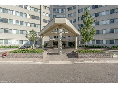 203-3700 Kaneff Crescent, Mississauga, ON - Outdoor With Facade