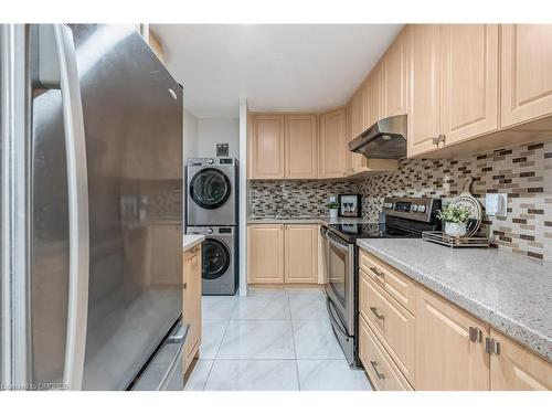 203-3700 Kaneff Crescent, Mississauga, ON - Indoor Photo Showing Kitchen With Stainless Steel Kitchen