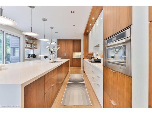 421 Randall Street, Oakville, ON - Indoor Photo Showing Kitchen With Upgraded Kitchen