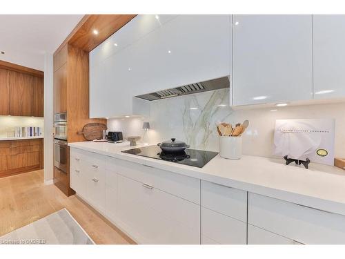 421 Randall Street, Oakville, ON - Indoor Photo Showing Kitchen With Upgraded Kitchen