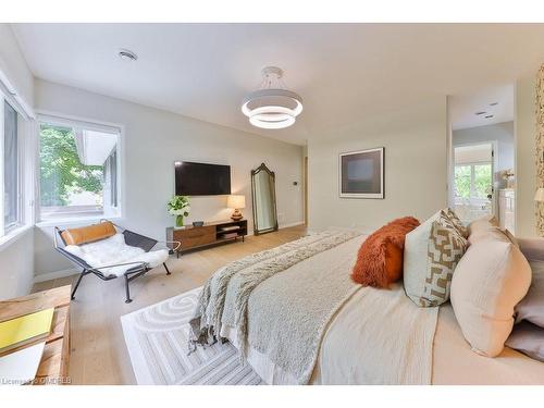 421 Randall Street, Oakville, ON - Indoor Photo Showing Bedroom