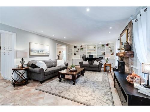 1380 Merrybrook Lane, Oakville, ON - Indoor Photo Showing Living Room