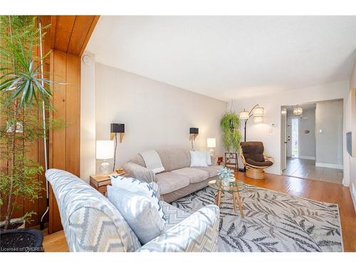 171 Simmons Boulevard, Brampton, ON - Indoor Photo Showing Living Room