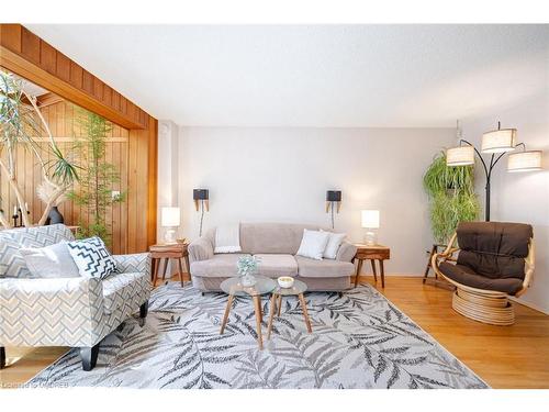 171 Simmons Boulevard, Brampton, ON - Indoor Photo Showing Living Room