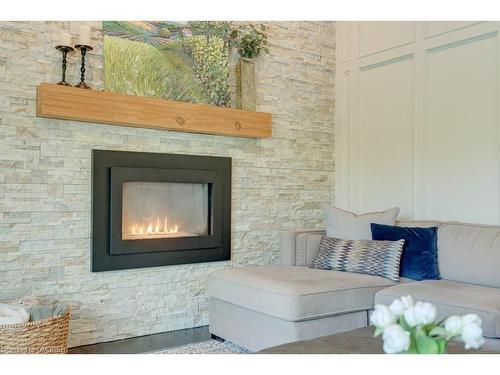 3219 New Street, Burlington, ON - Indoor Photo Showing Living Room With Fireplace