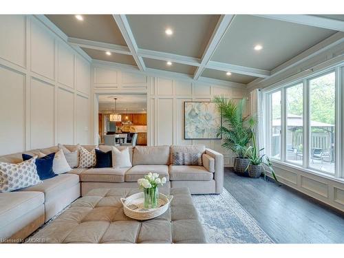 3219 New Street, Burlington, ON - Indoor Photo Showing Living Room