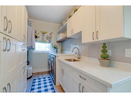 3219 New Street, Burlington, ON - Indoor Photo Showing Kitchen