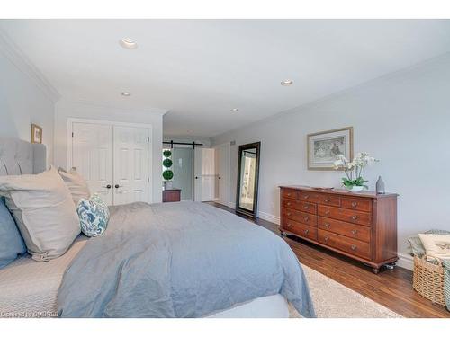 3219 New Street, Burlington, ON - Indoor Photo Showing Bedroom