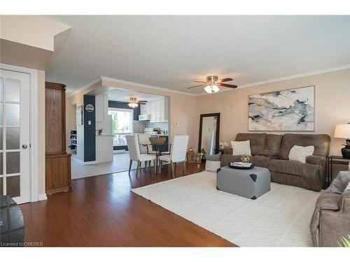 110 Kingham Road, Acton, ON - Indoor Photo Showing Living Room