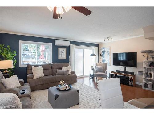 110 Kingham Road, Acton, ON - Indoor Photo Showing Living Room