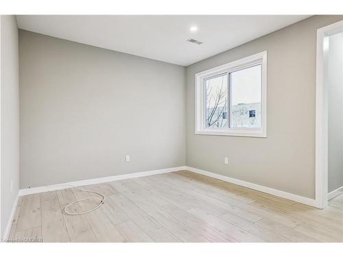 21 Philip Street, St. Catharines, ON - Indoor Photo Showing Other Room