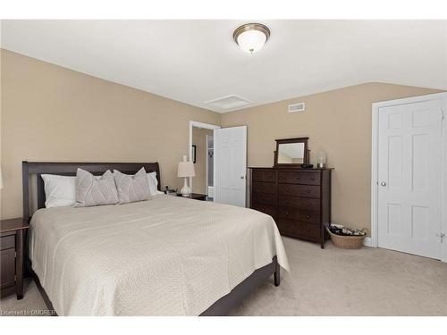 304 Reynolds Street, Oakville, ON - Indoor Photo Showing Bedroom