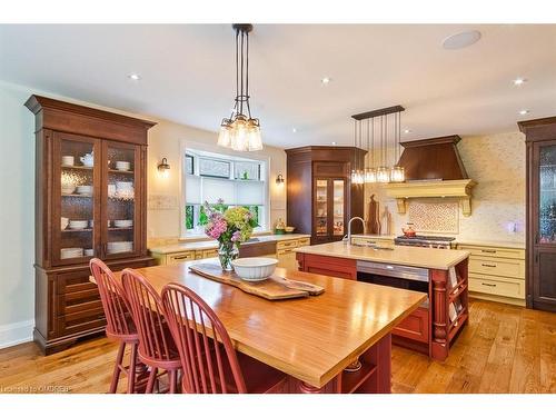 2050 Dickson Road, Mississauga, ON - Indoor Photo Showing Dining Room