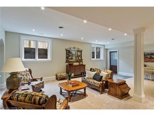 2050 Dickson Road, Mississauga, ON - Indoor Photo Showing Living Room