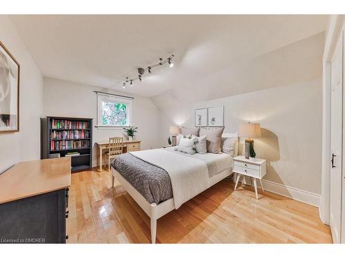 1440 Indian Grove, Mississauga, ON - Indoor Photo Showing Bedroom