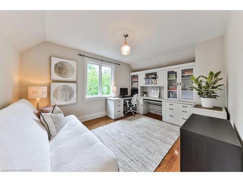 1440 Indian Grove, Mississauga, ON - Indoor Photo Showing Bedroom