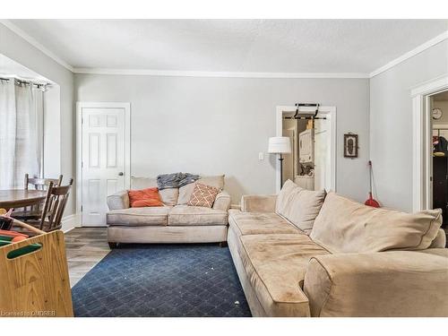 14 Tasker Street, St. Catharines, ON - Indoor Photo Showing Living Room