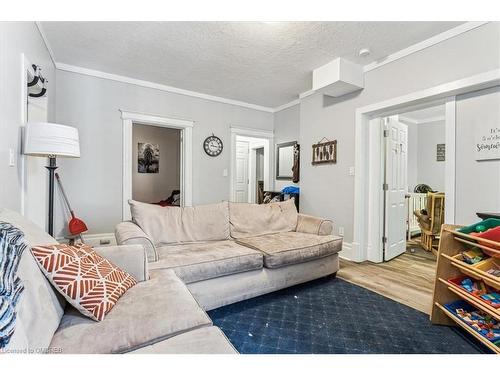 14 Tasker Street, St. Catharines, ON - Indoor Photo Showing Living Room