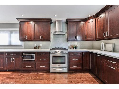 1368 Outlook Terrace, Oakville, ON - Indoor Photo Showing Kitchen With Upgraded Kitchen