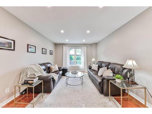 1368 Outlook Terrace, Oakville, ON - Indoor Photo Showing Living Room