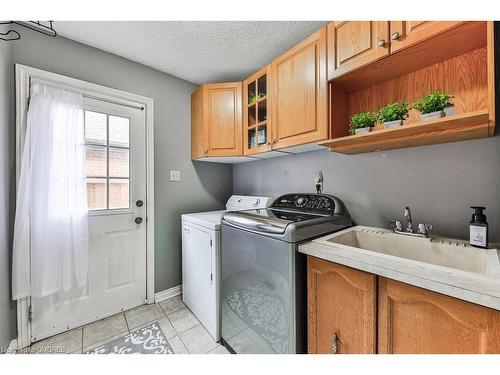 1368 Outlook Terrace, Oakville, ON - Indoor Photo Showing Laundry Room