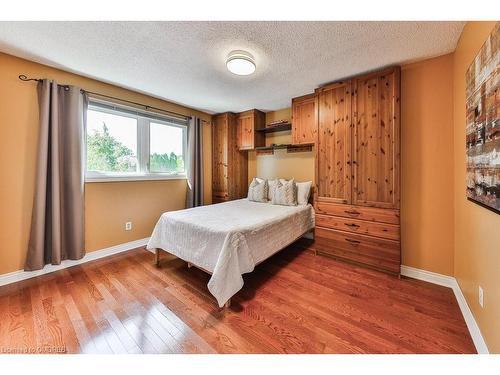 1368 Outlook Terrace, Oakville, ON - Indoor Photo Showing Bedroom