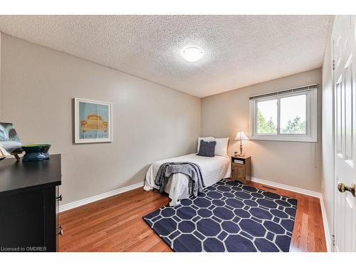 1368 Outlook Terrace, Oakville, ON - Indoor Photo Showing Bedroom