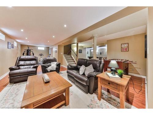 1368 Outlook Terrace, Oakville, ON - Indoor Photo Showing Living Room