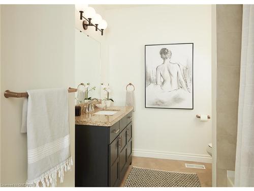 1048 Plains View Avenue, Burlington, ON - Indoor Photo Showing Bathroom