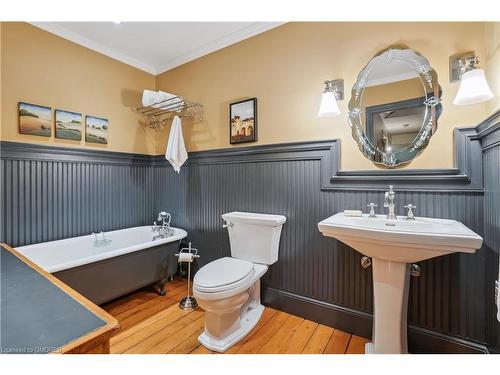 1553 Brock Road, Strabane, ON - Indoor Photo Showing Bathroom