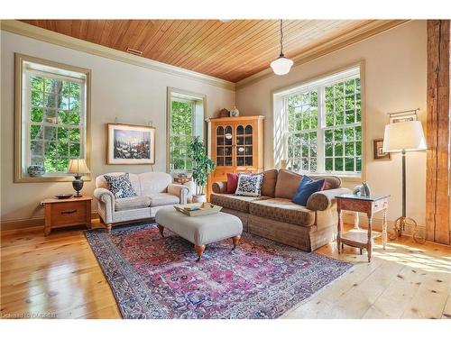 1553 Brock Road, Strabane, ON - Indoor Photo Showing Living Room